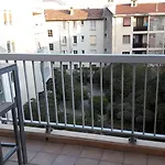 Le Massillon Arenes Centre ニーム