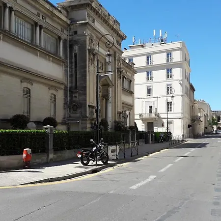 Le Massillon Arenes Centre Nîmes