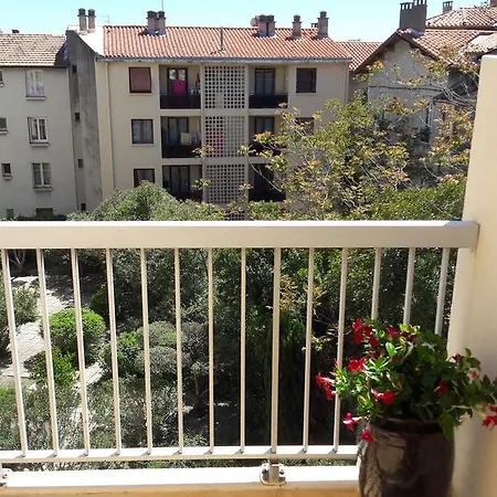 Le Massillon Arenes Centre Apartamento *