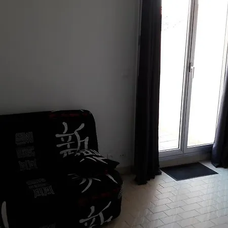 Le Massillon Arenes Centre Apartament