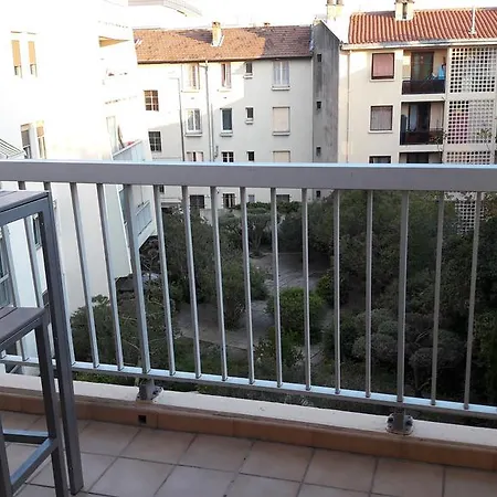 Le Massillon Arenes Centre Nîmes