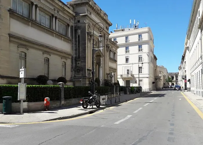 Le Massillon Arenes Centre Nîmes