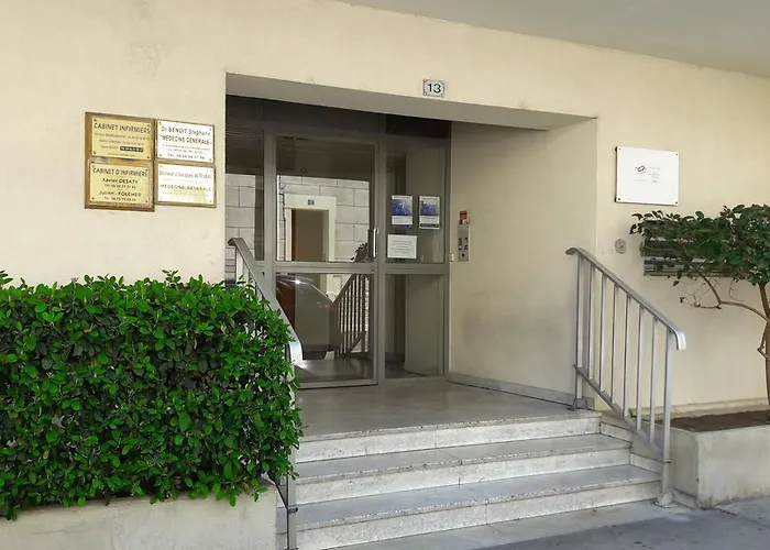 Le Massillon Arenes Centre * Nîmes