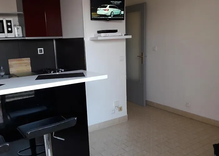 Le Massillon Arenes Centre * Nîmes